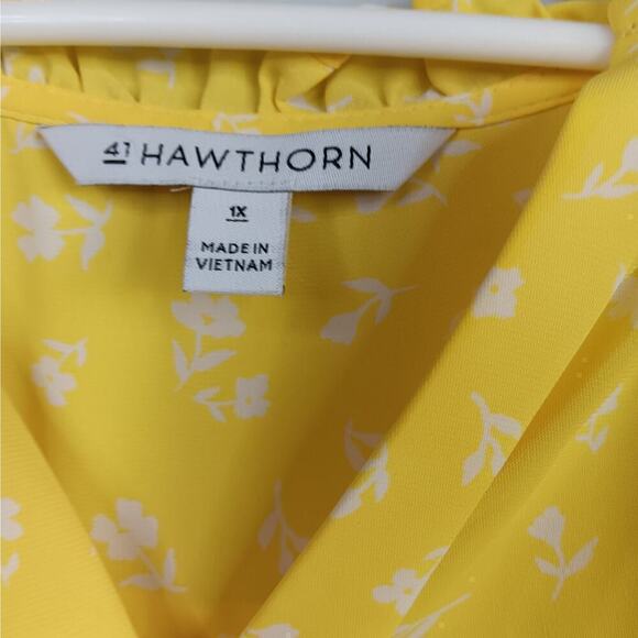 EUC Hawthorn Top Size 1X Sleeveless Yellow with White Flowers Ruffle Collar - Picture 3 of 6